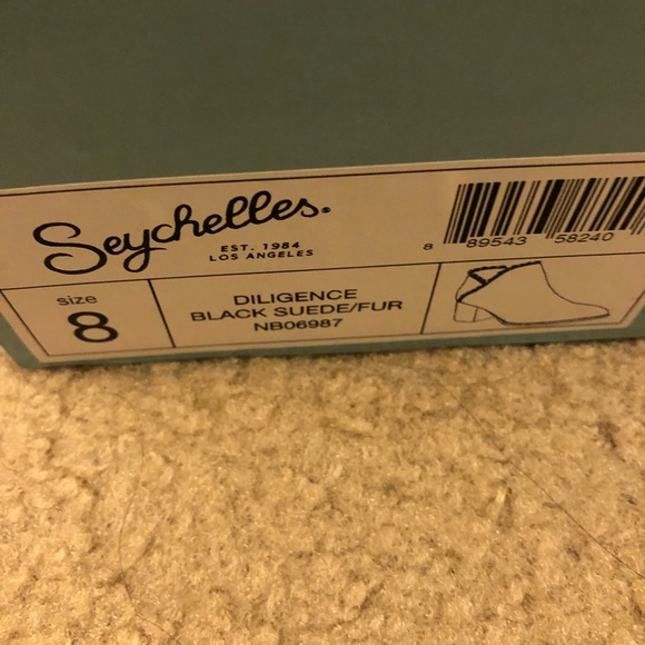 NWT Seychelles Diligence Fur Booties - Picture 6 of 6